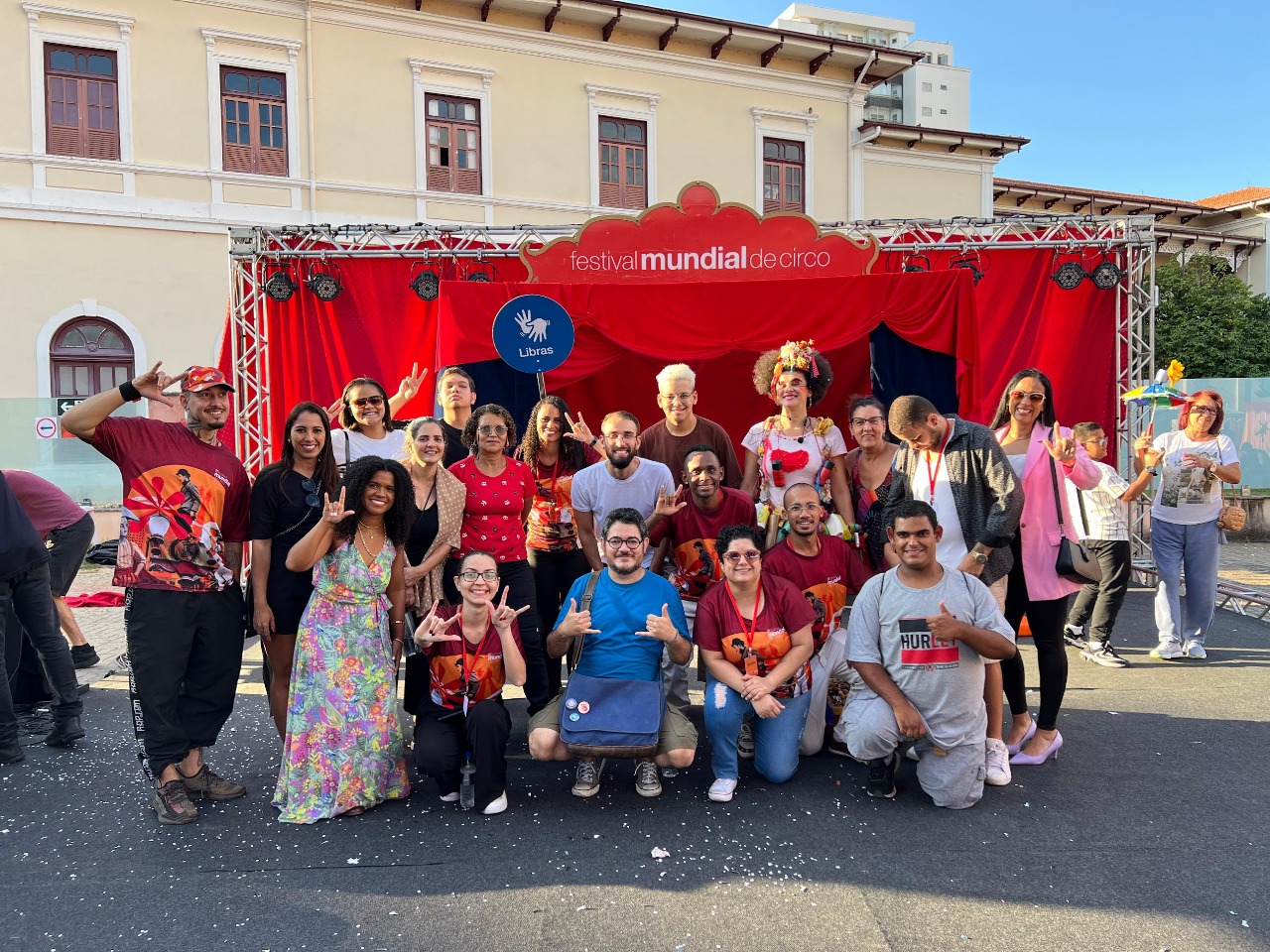 Uai marca presença no circo